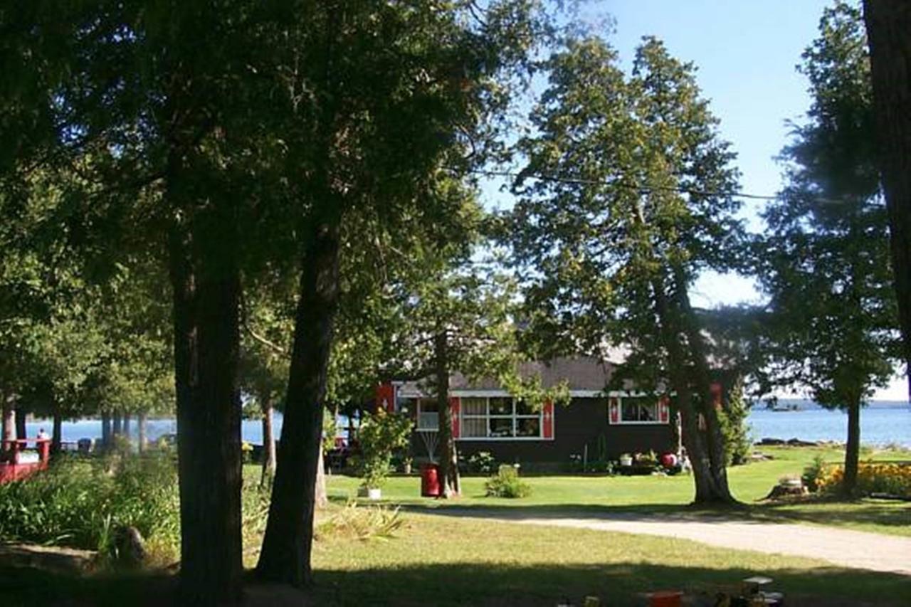 Wee Point Resort Manitowaning Buitenkant foto