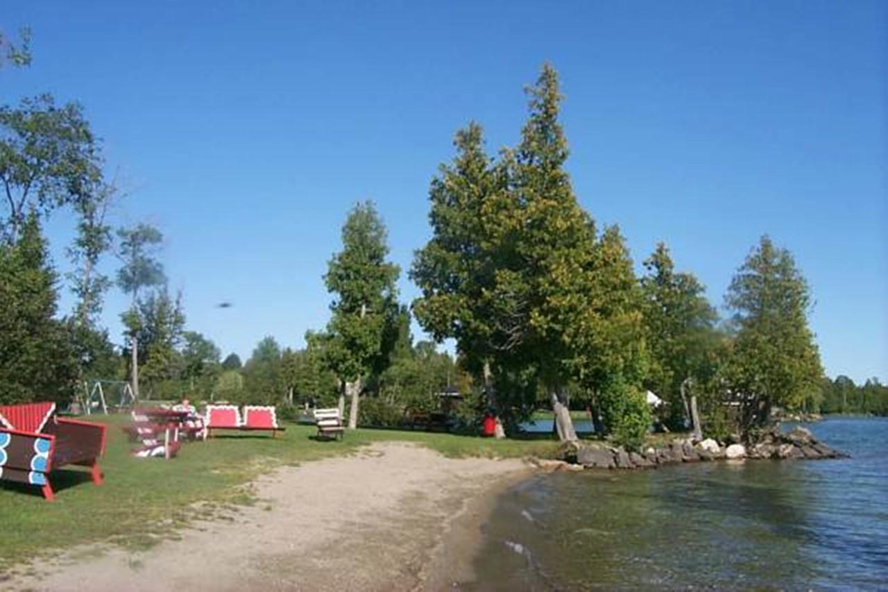 Wee Point Resort Manitowaning Buitenkant foto