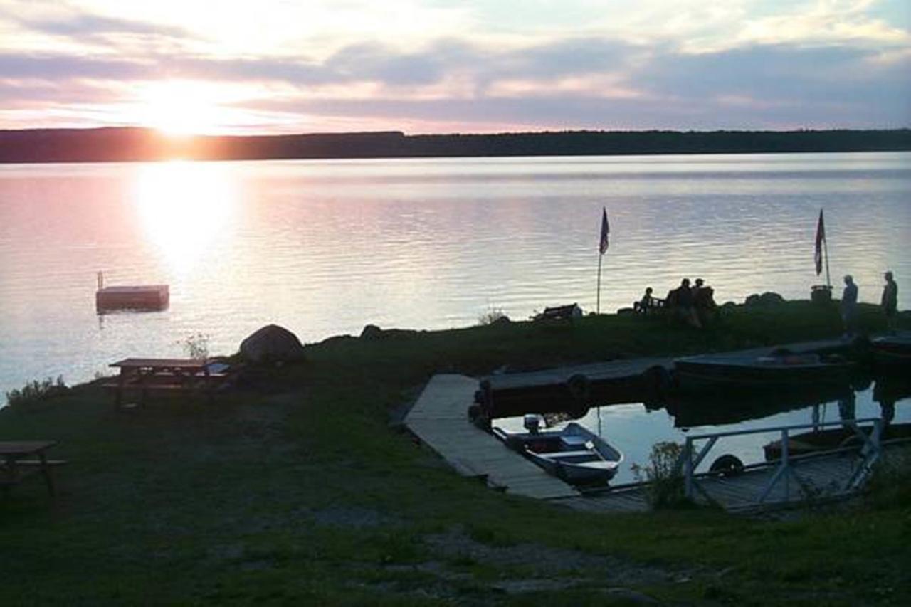 Wee Point Resort Manitowaning Buitenkant foto