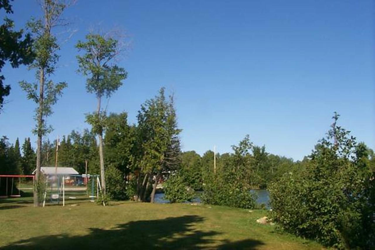 Wee Point Resort Manitowaning Buitenkant foto