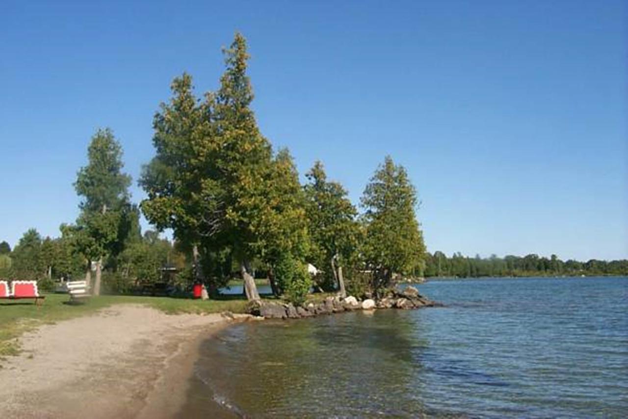Wee Point Resort Manitowaning Buitenkant foto